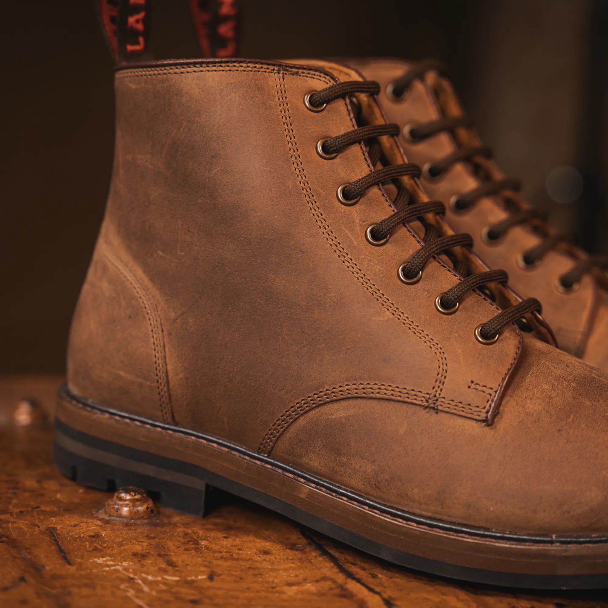SETTLE // ACACIA DISTRESSED